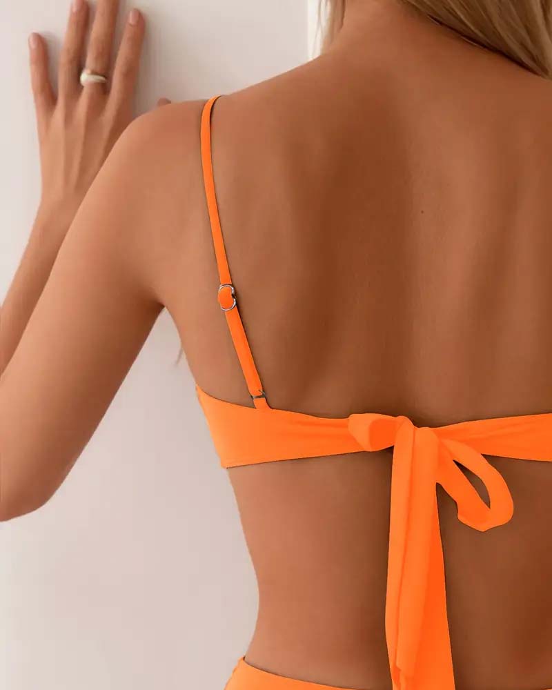 Valentina Marbella® | Bikini glam con detalles dorados